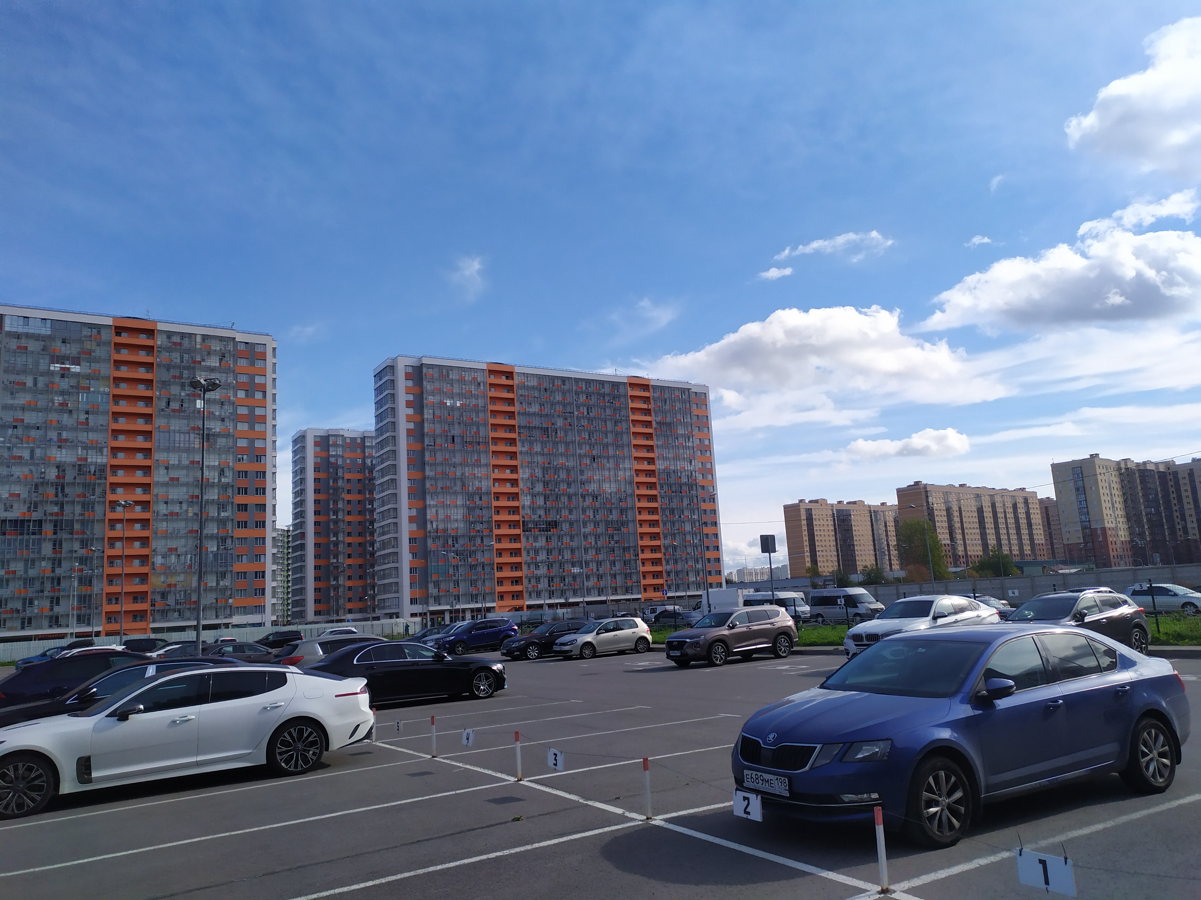 Среднерогатская ул. 14к1, парадные 1-2 Среднерогатская ул. 14к1, парадные 1-2