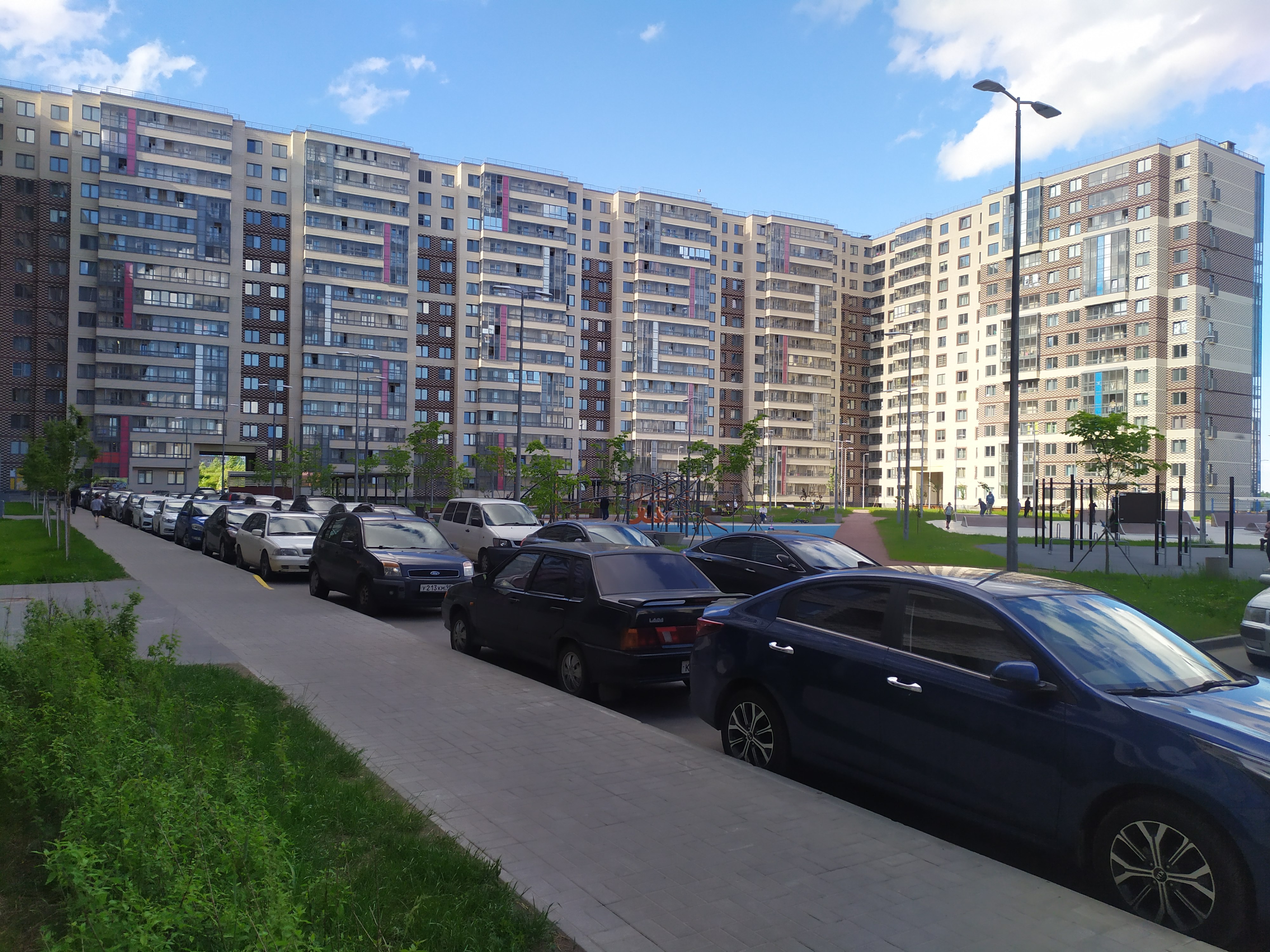 Пулковское шоссе 42к6, парадные 23-31