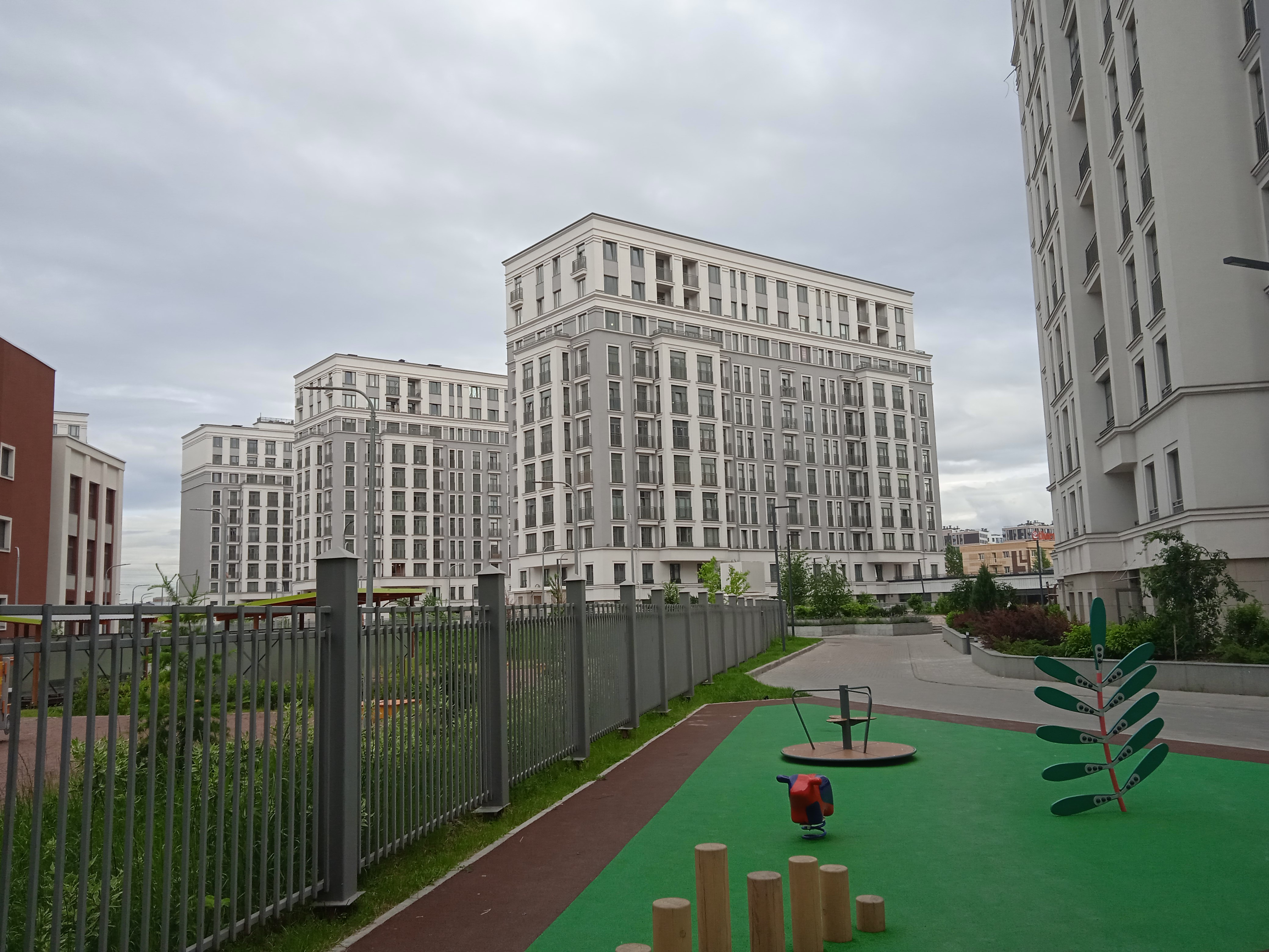 Благодатная ул. 50, парадные 5-6