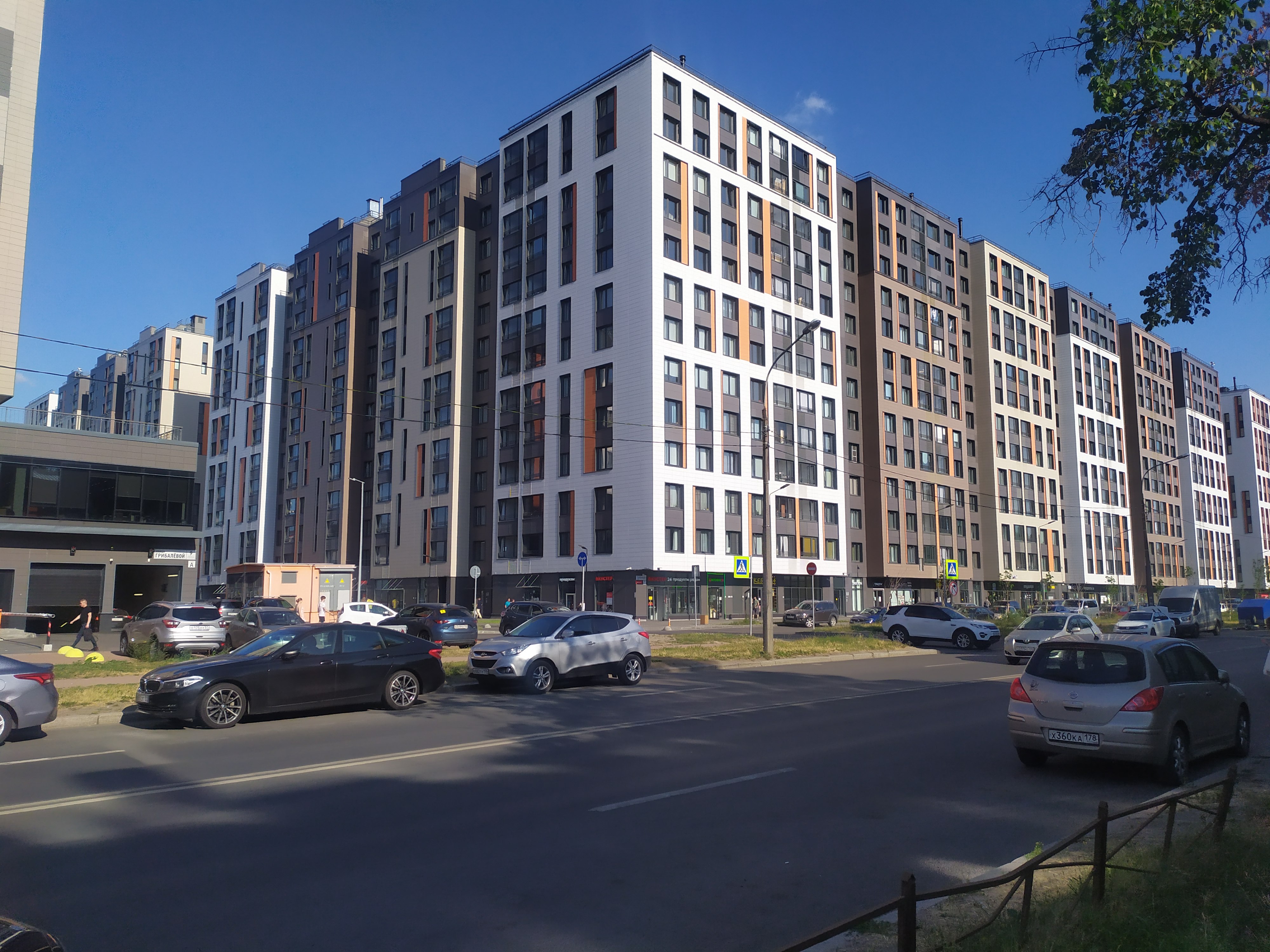 ул. Грибалевой 7к1, подъезды 1-6 ул. Грибалевой 7к1, подъезды 1-6