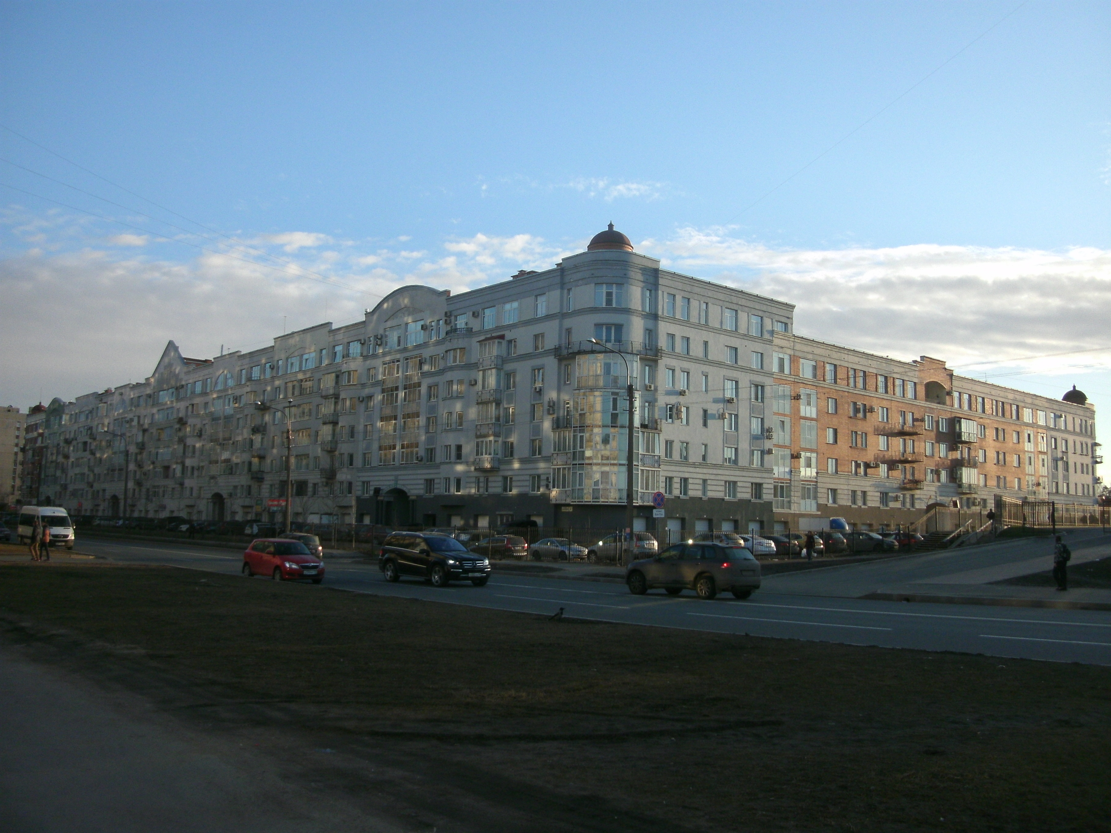 ул. Композиторов 4, парадные 1-13