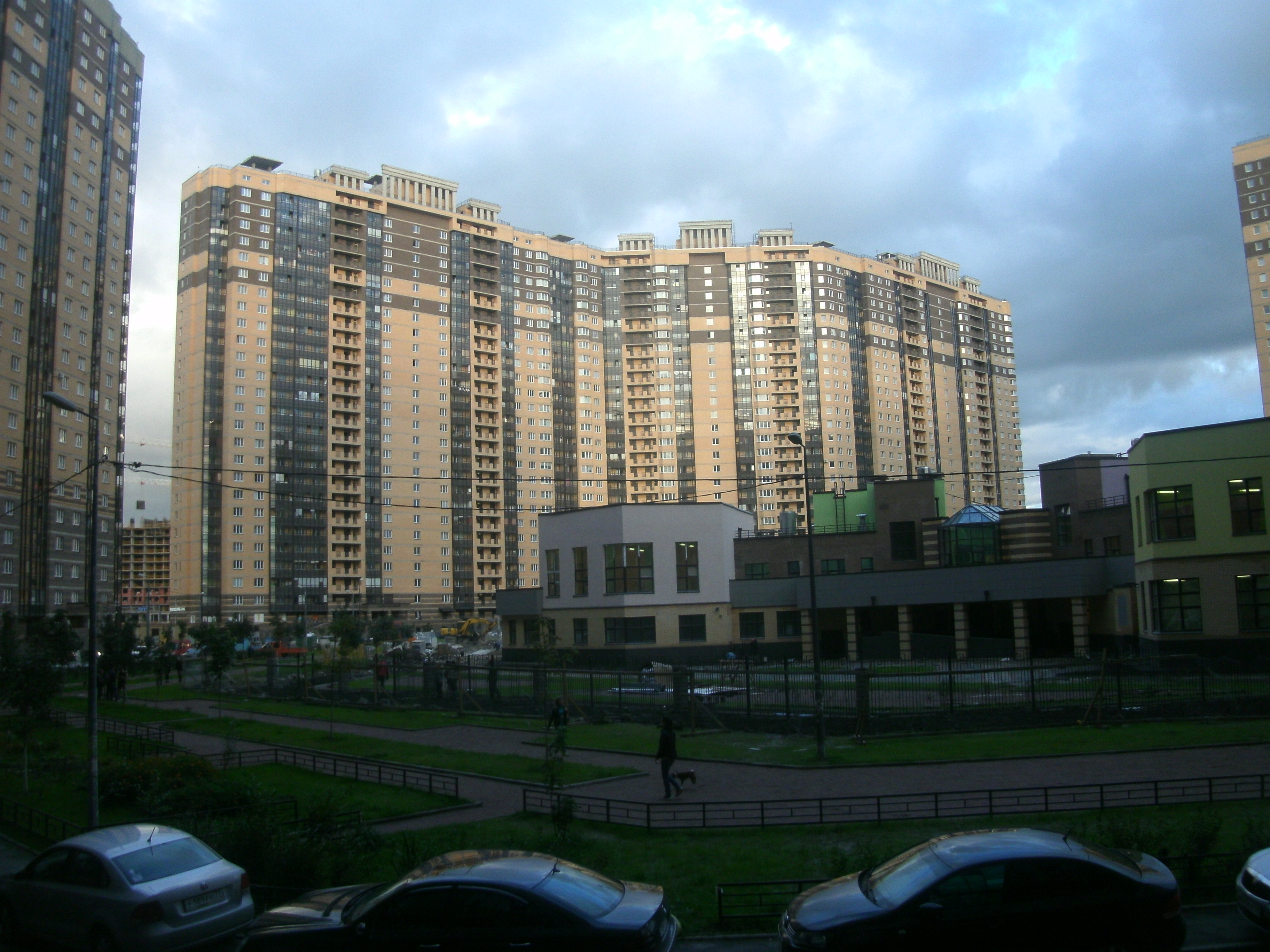 ул. Федора Абрамова 8, парадные 7-9