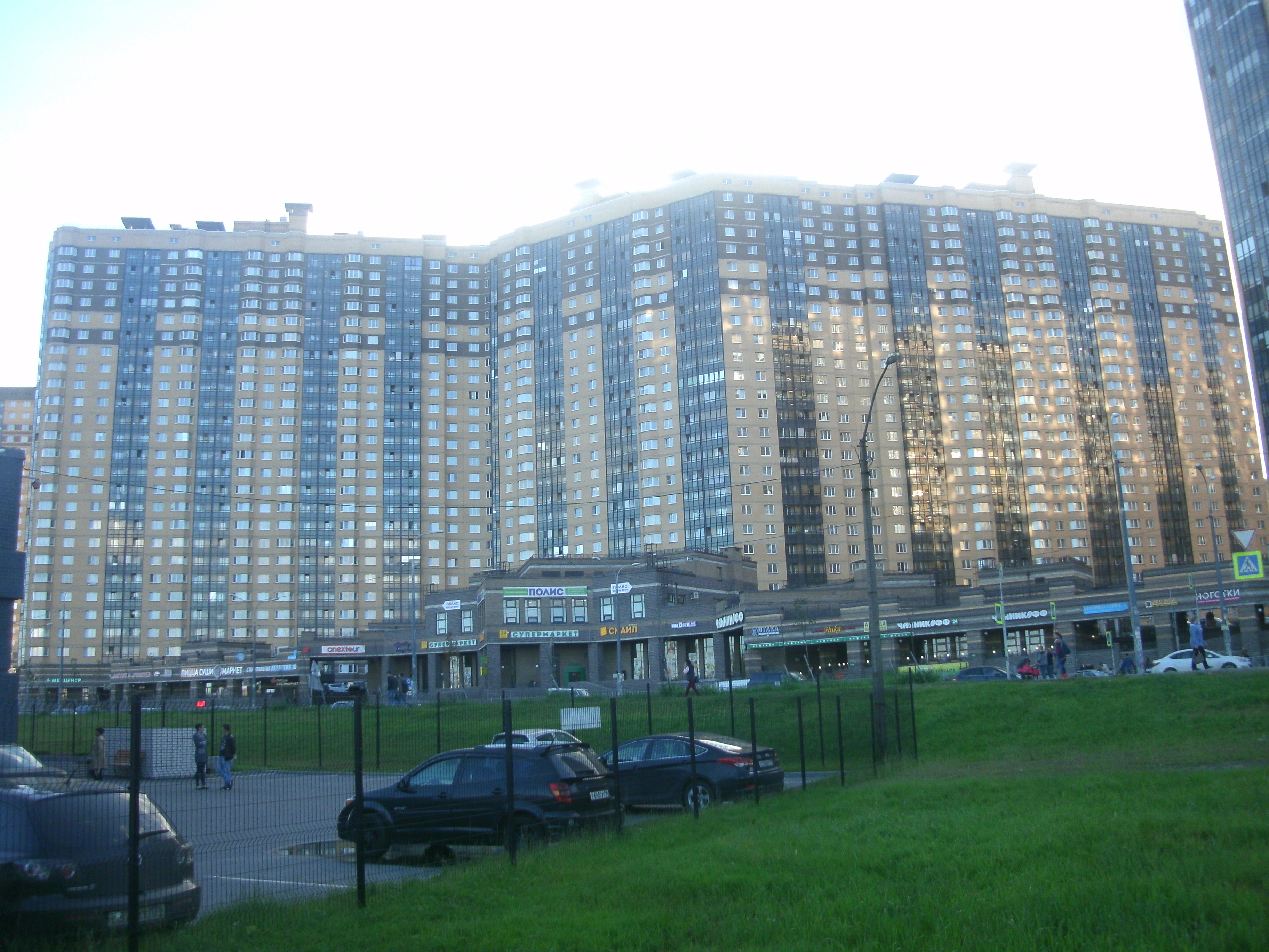 ул. Федора Абрамова 8, парадные 1-3