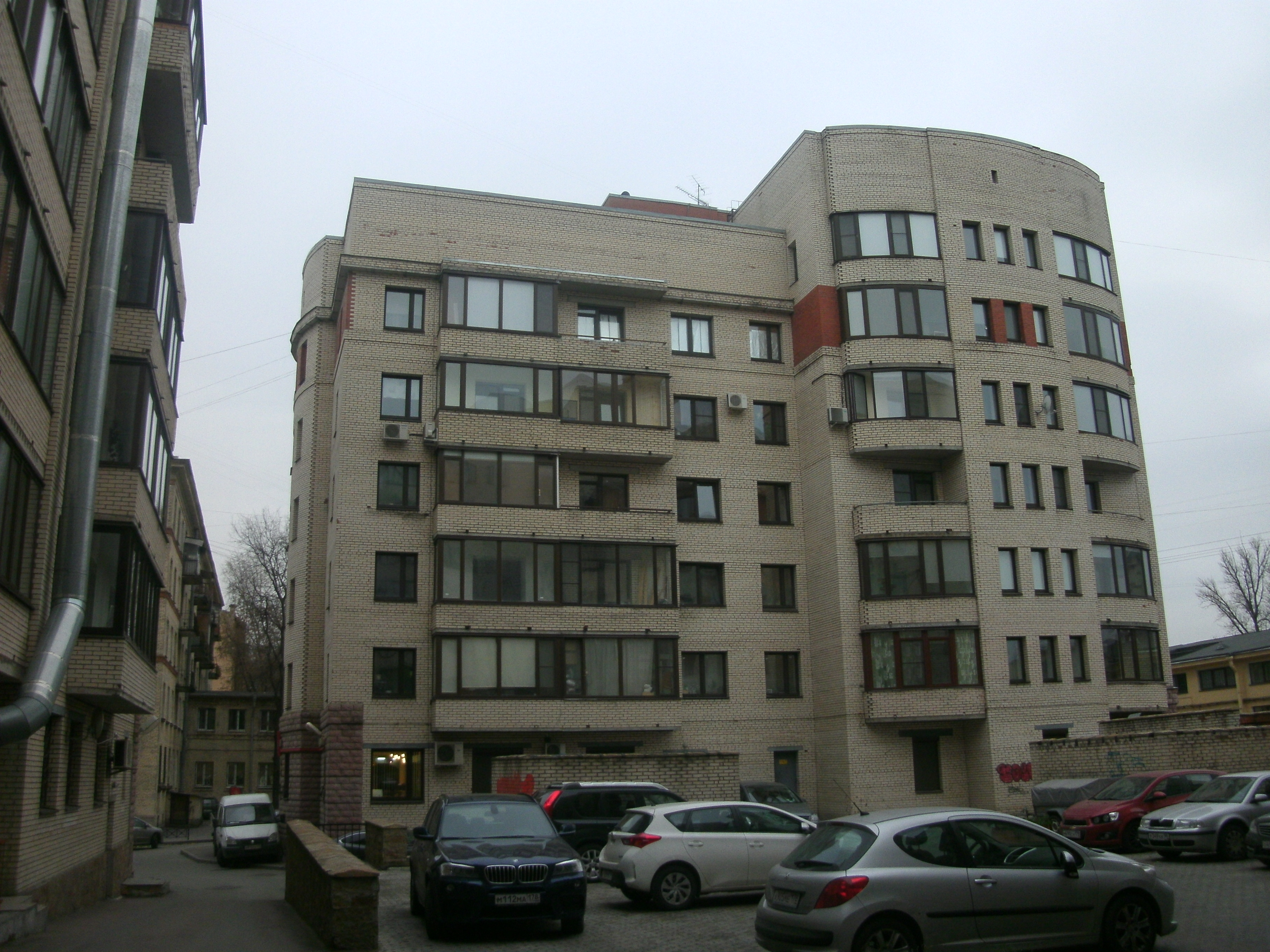 ул. Смолячкова 11