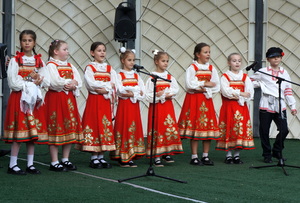 На сцене сквера "Отрадное"