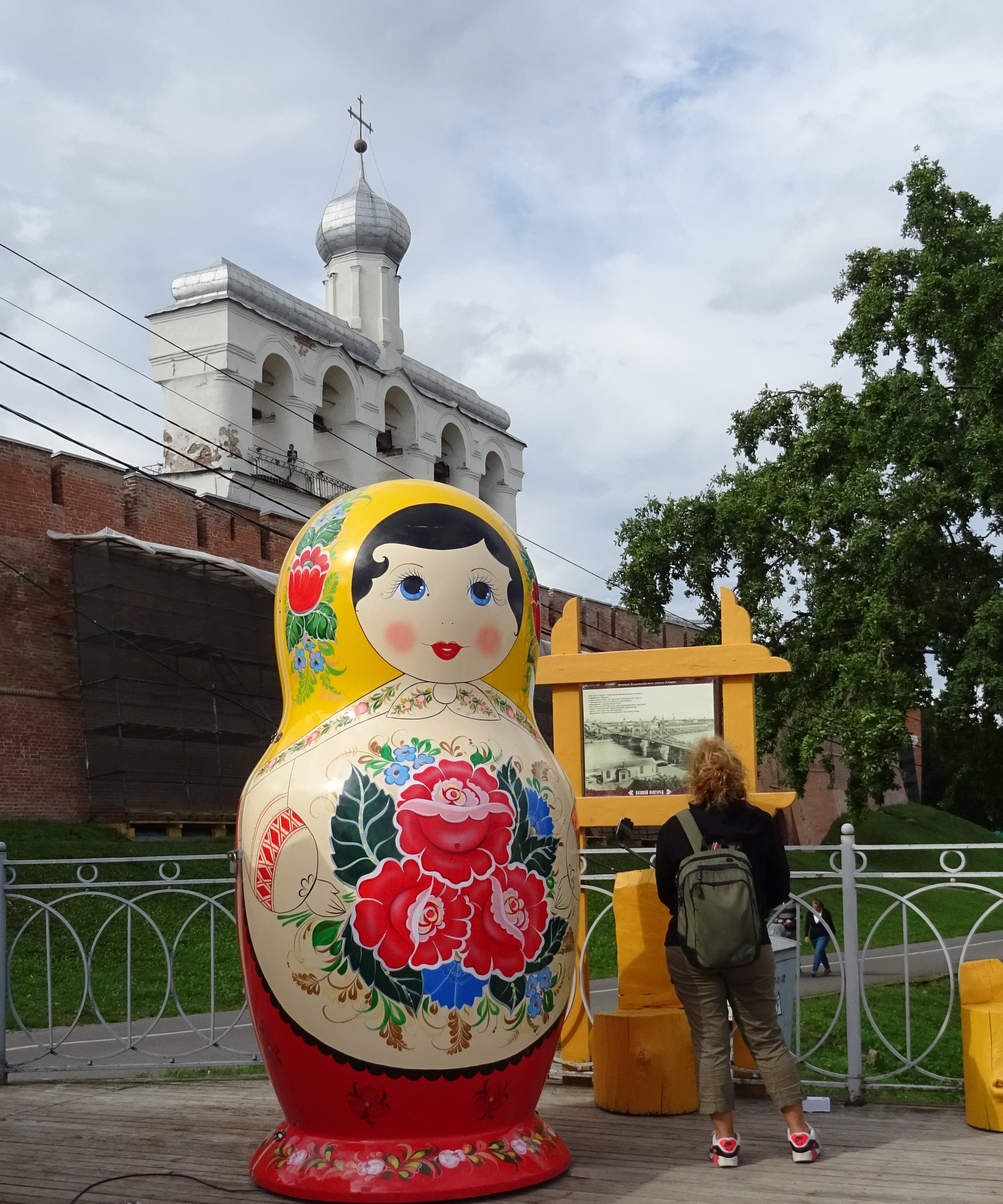 Форм матрешка. Матрешка декорация. Озеро Матрешка в зеленом городе. Форум Матрешка. Матрешка человек паук.