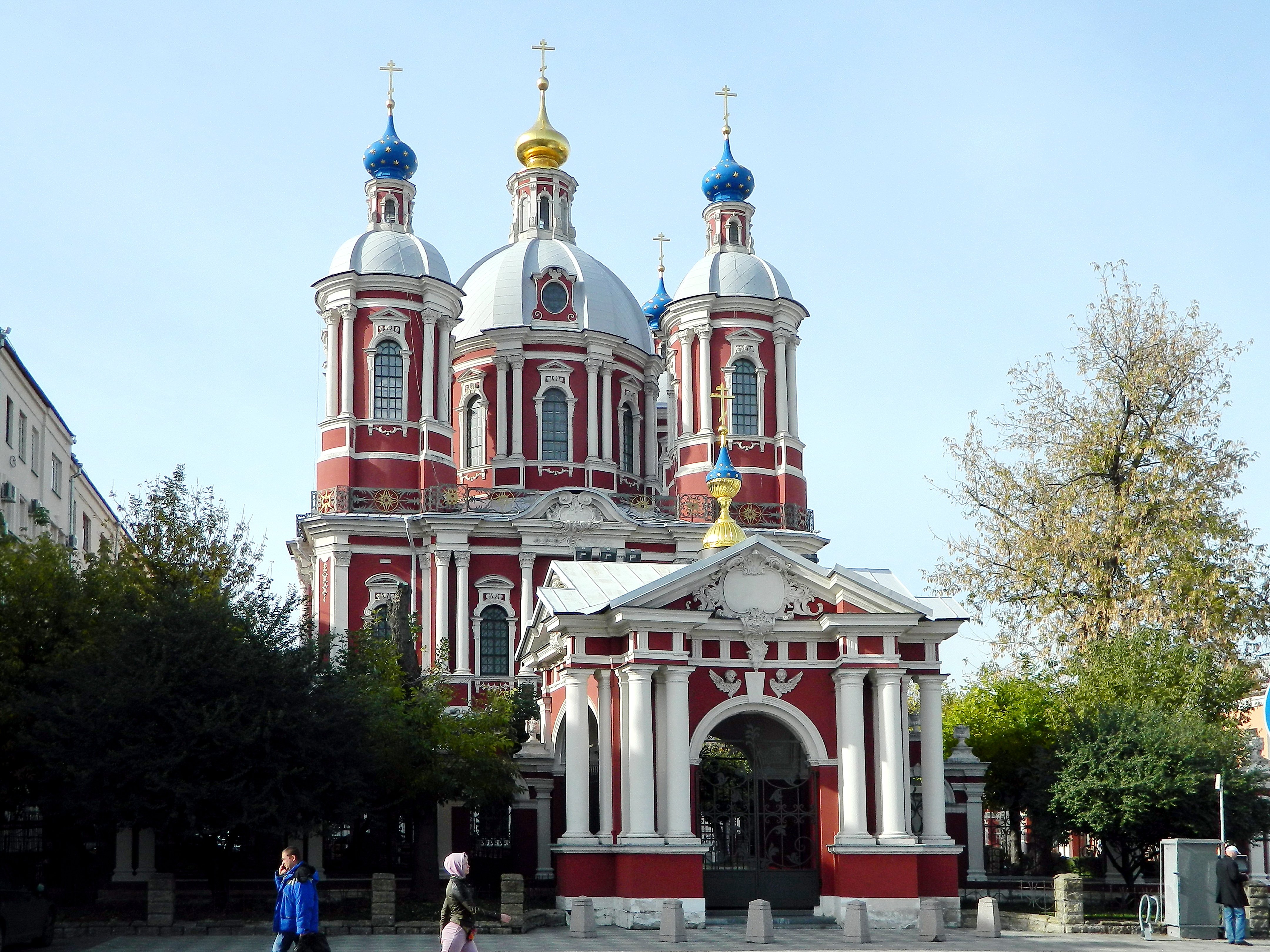 Храм москва папы. Храм св Климента. Храм во имя священномученика Климента, папы Римского (Москва. Климентовский храм на Пятницкой. Храм папы Климента на Третьяковской.