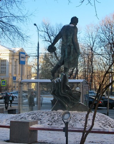 Памятник Булгакову в Москве.