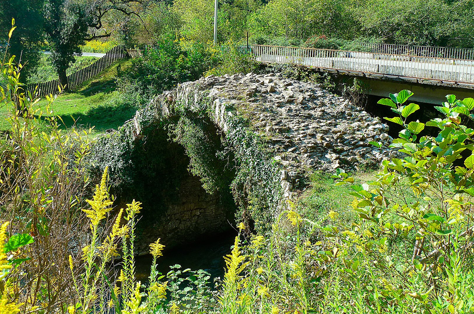 Мост царицы Тамары (Беслетский мост)