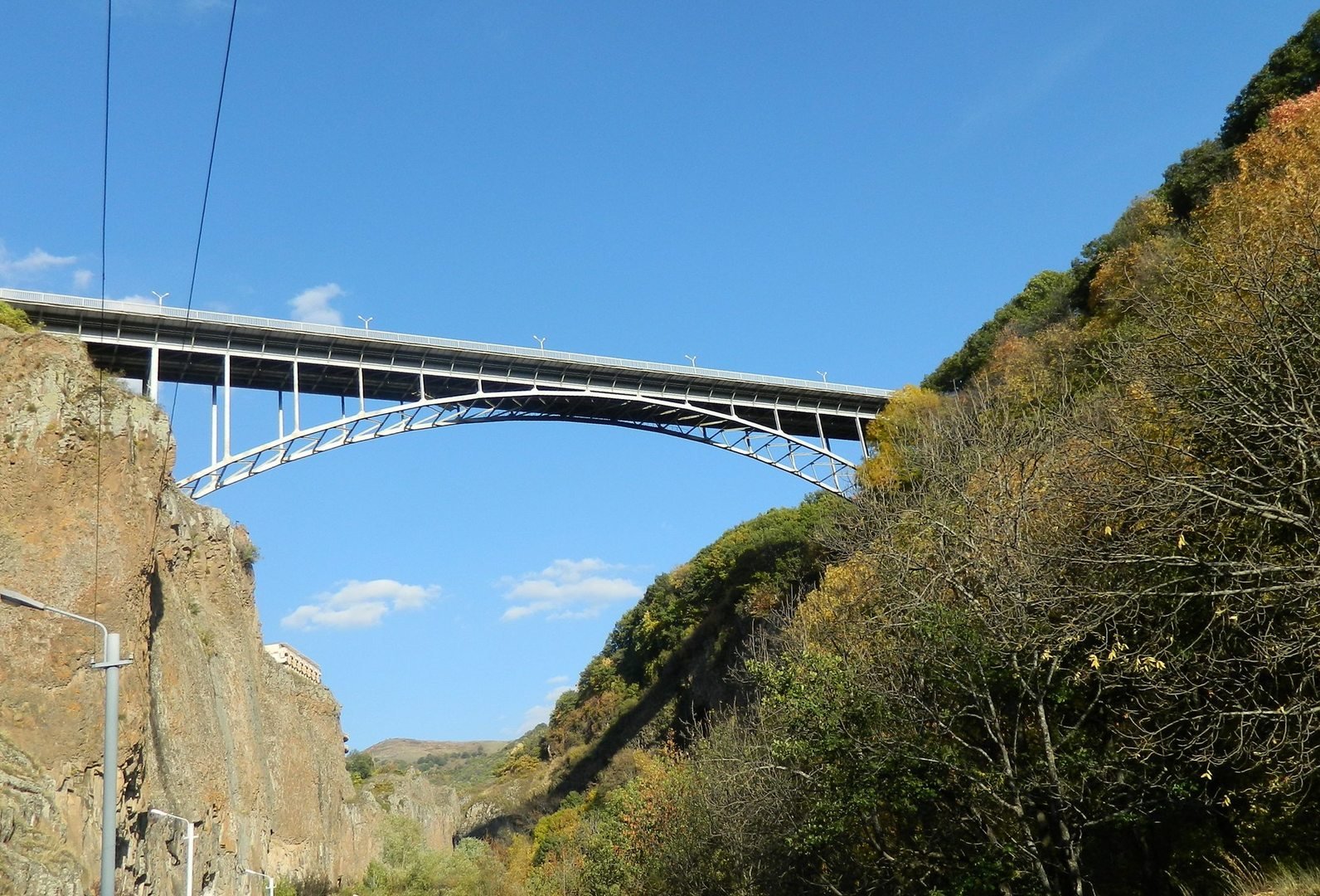 мост над ущельем
