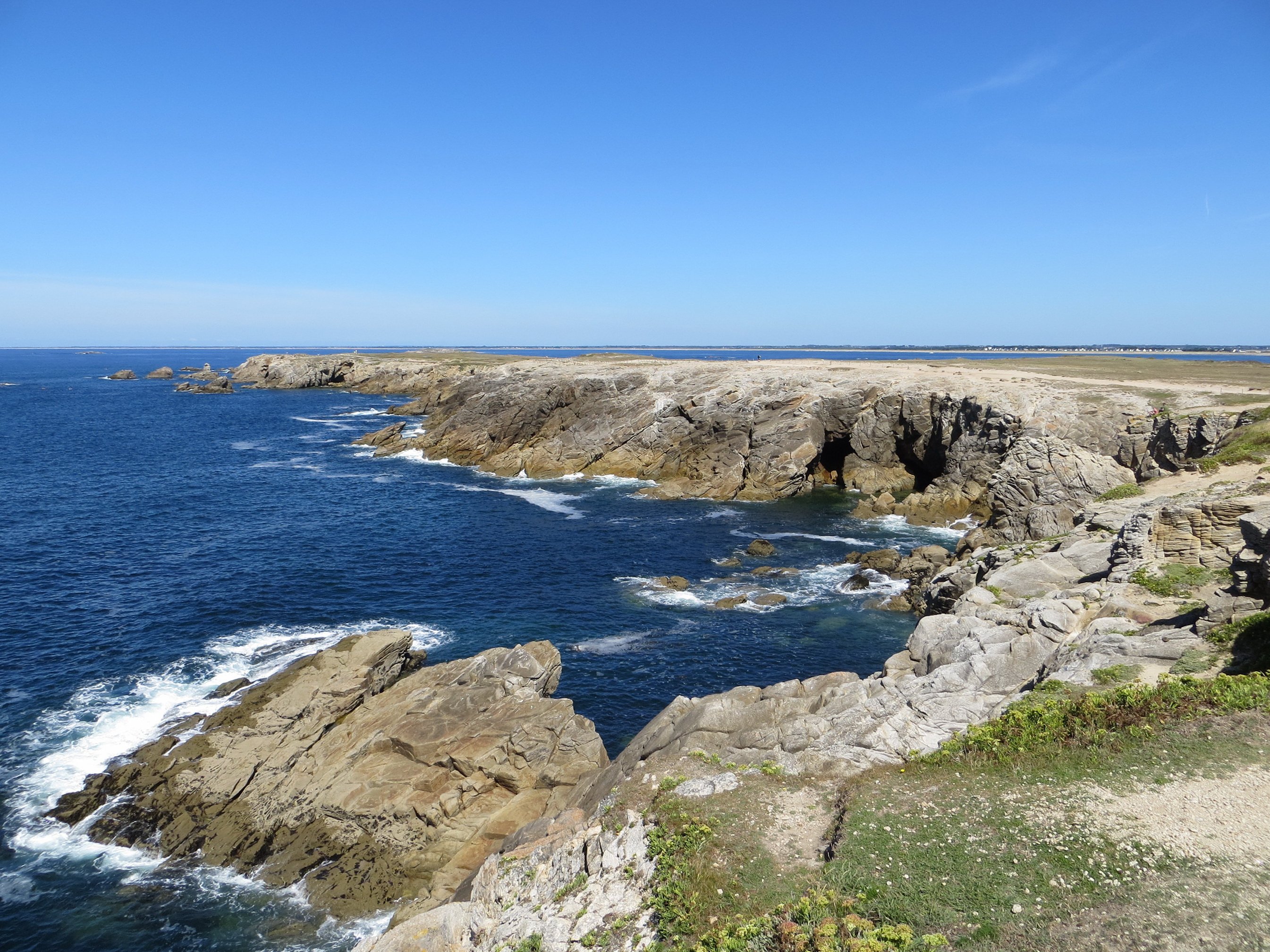 Дали западный берег. Киберон Франция. Полуостров Киберон. Quiberon Peninsula. Полуостров Киберон Дикие камни.