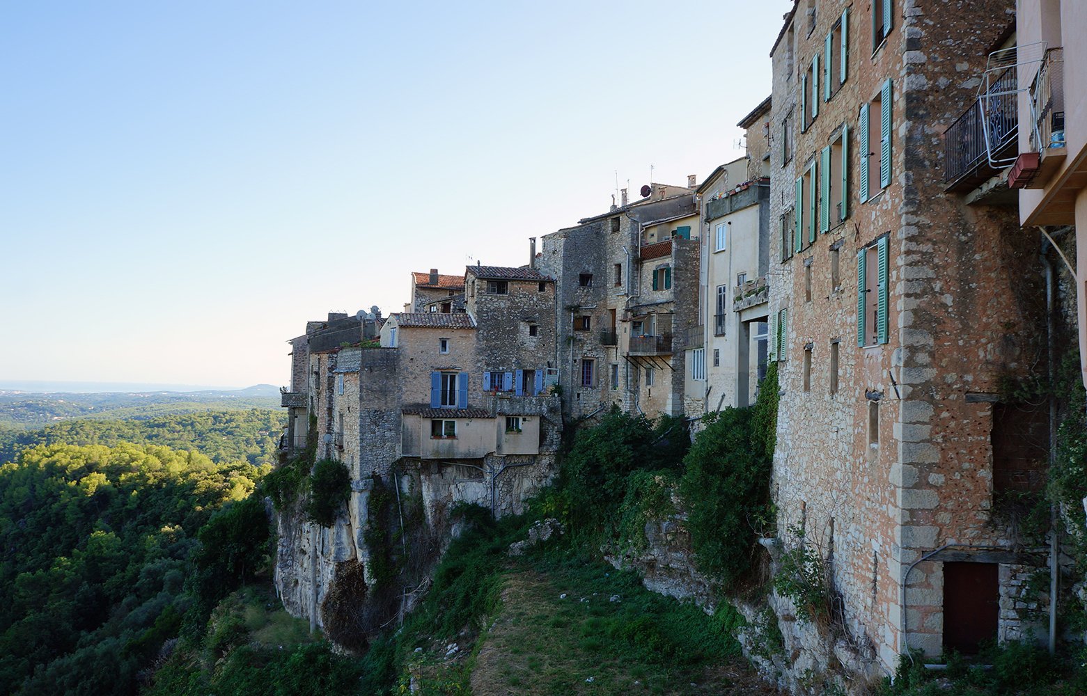 Туррет-сюр-лу железная дорога. Sur lu. Турет сюр лу франция достопримечательности. Турет сюр лу франция достопримечательности. Sur lu.