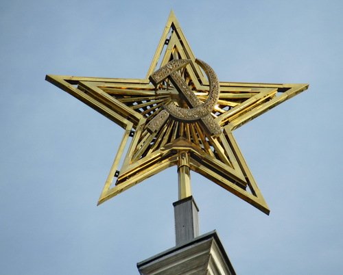 Звезда Северного речного вокзала в Москве