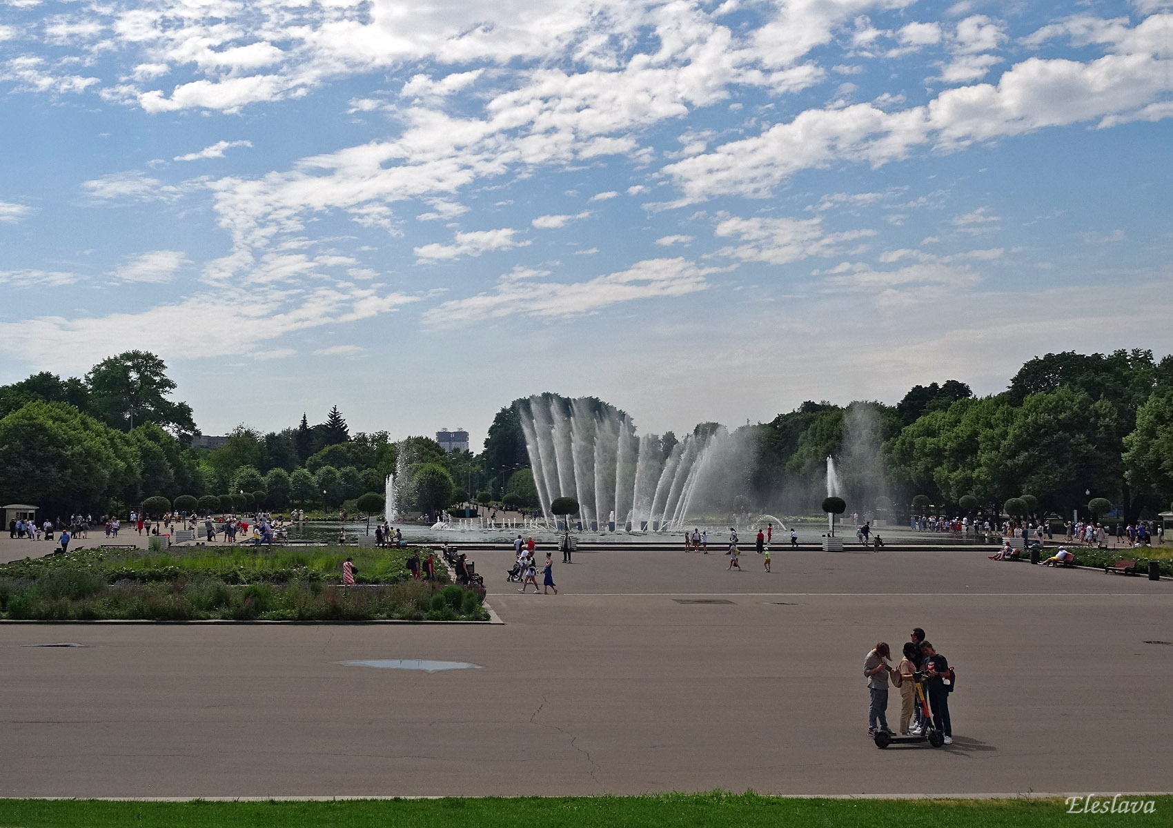 Центральный фонтан в парке Горького