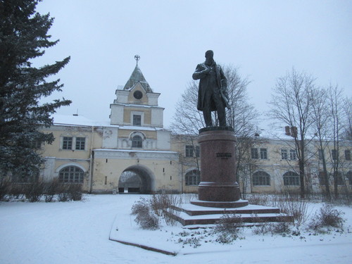 Памятник ученому В.В. Докучаеву