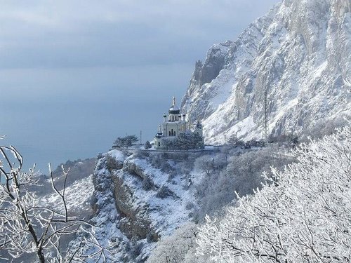 Весь Крым вчера завалило снегом