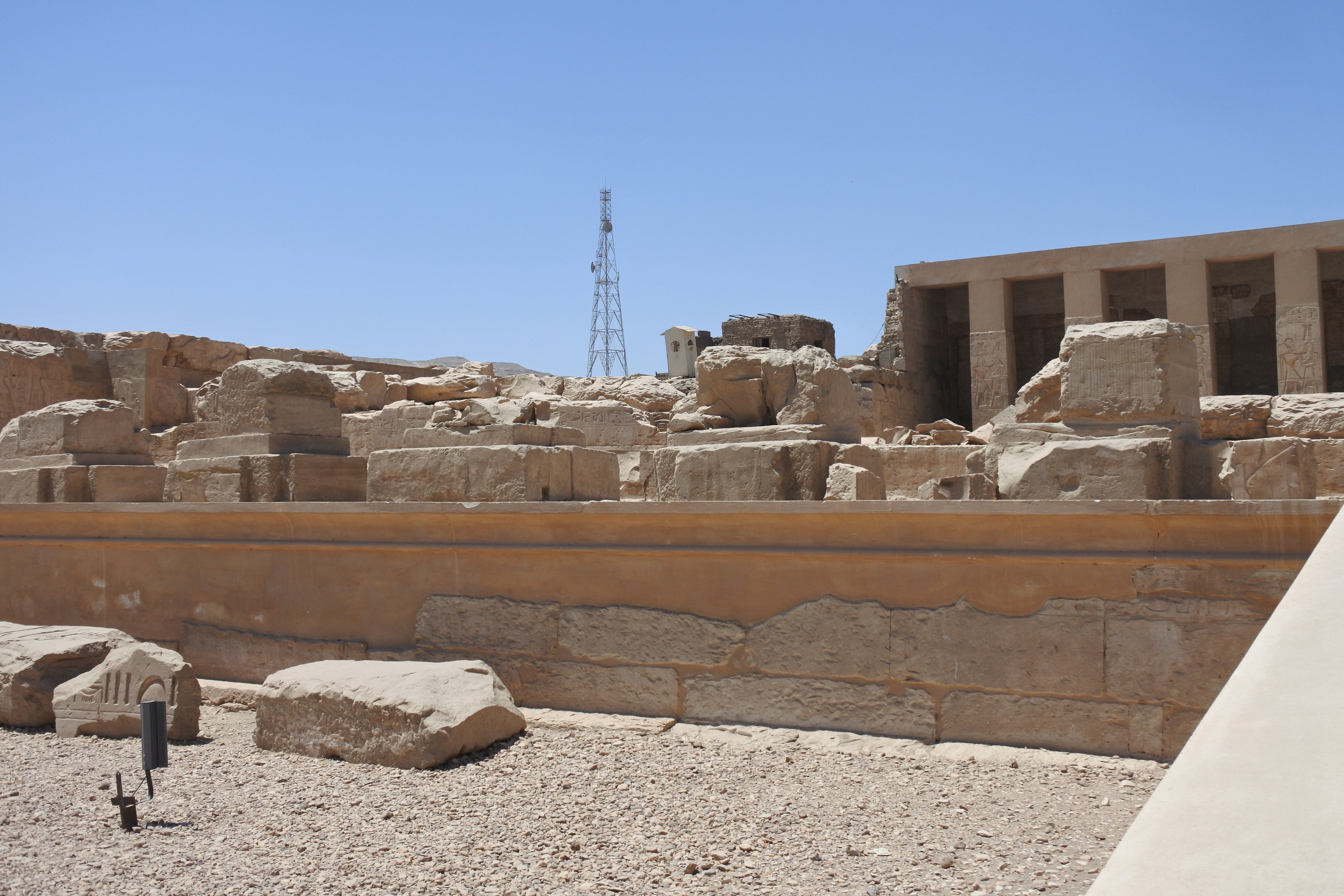 Абидос храм осириса. Абидос древний город в египте. Храм осириса. Храм осириса. Храм бога осириса в египте.