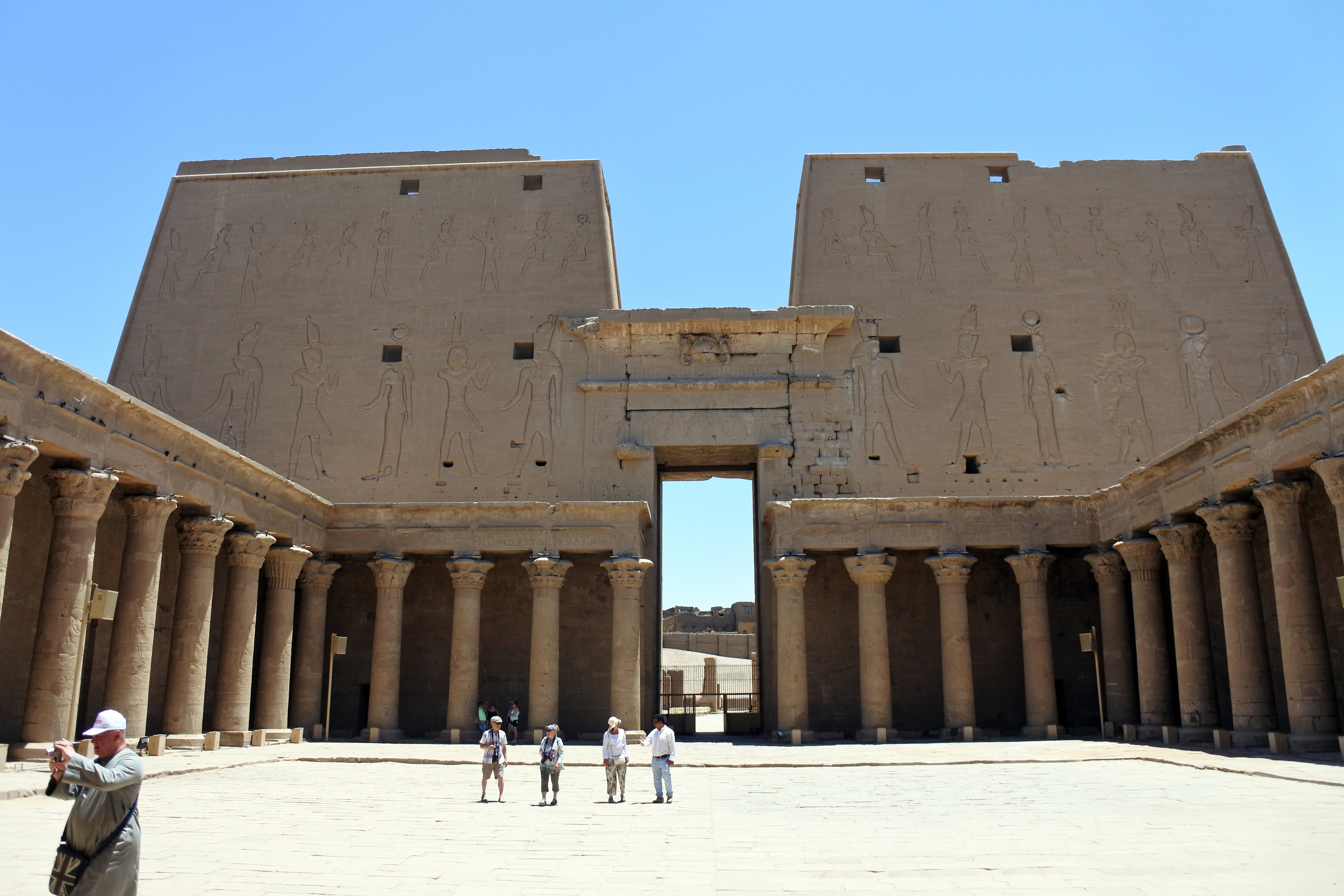 Храм гора в Эдфу Египет