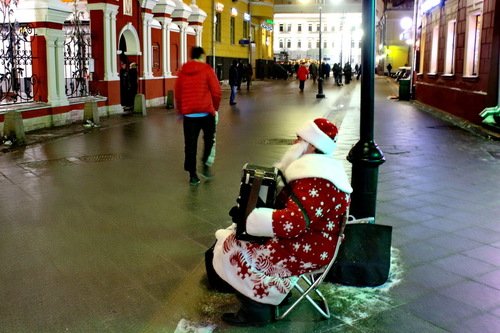 Рождественский гармонист постарше