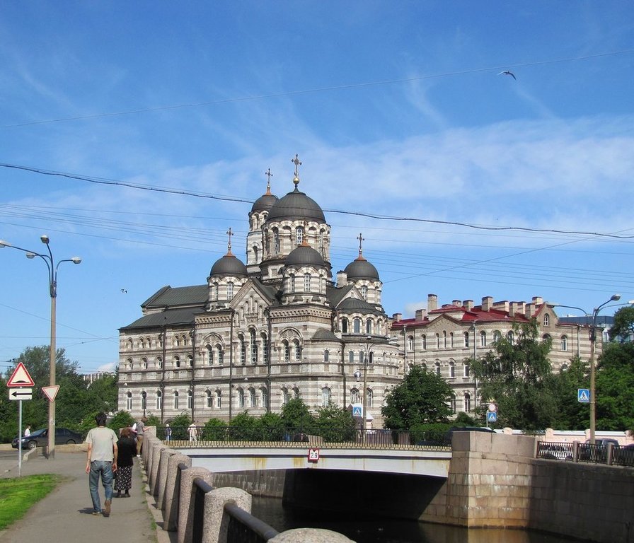 Собор Иоанна Кронштадтского в Санкт-Петербурге на Карповке. Карповка храм Иоанна Кронштадтского. Монастырь Иоанна Рыльского в СПБ (на Карповке). Свято-Иоанновский монастырь на набережной Карповки.