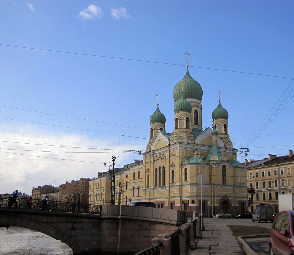 Свято-Исидоровская Церковь Санкт-Петербург. Исидоровский храм СПБ. Исидоровская Церковь в Санкт-Петербурге внутри. Исидоровский сквер Санкт-Петербург.