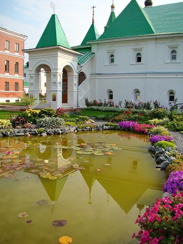 Церковь Василия, епископа Рязанского, в Спасском монастыре. Северный фасад.