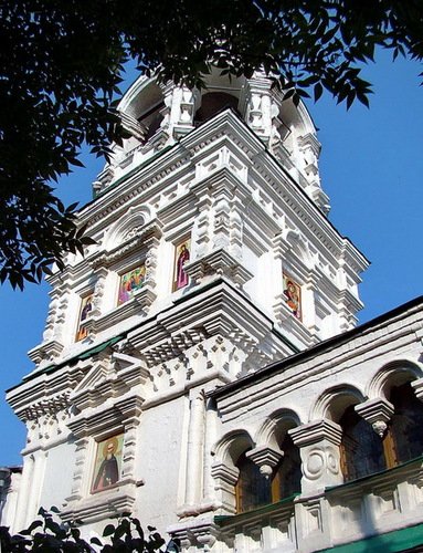 Колокольня церкви Иконы Божией Матери Казанская в Троицком монастыре