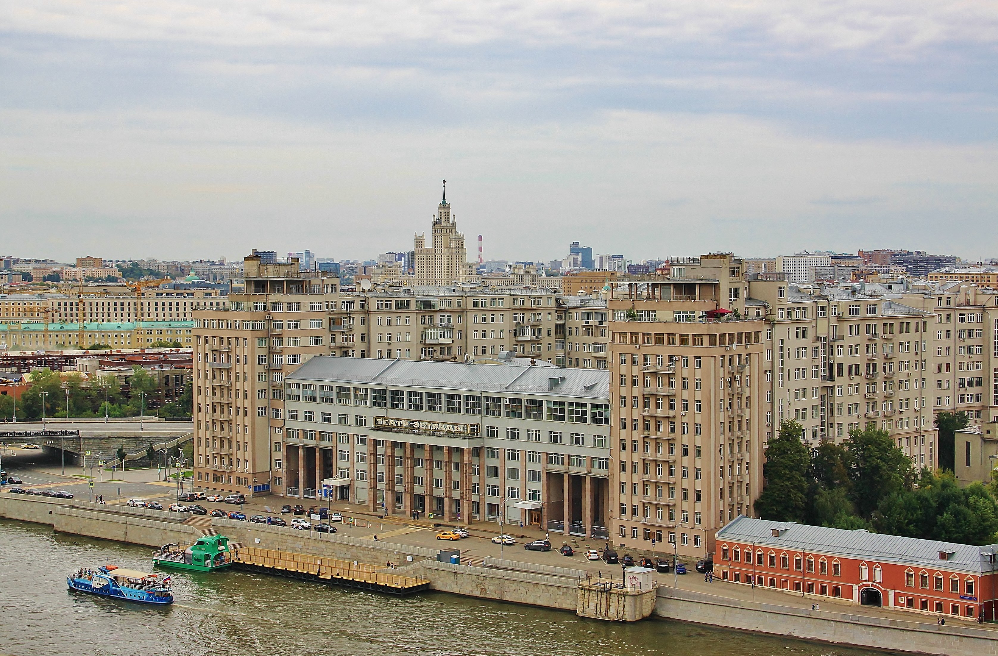 Дом на набережной в москве картинки