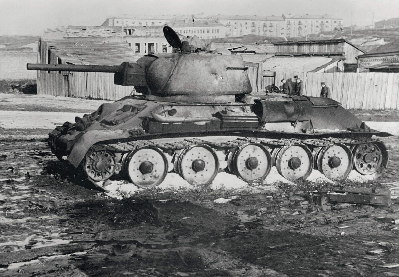 Советский танк 1943 года. Танк т-34 1943. Т-34 Харьков 1943. Т 34 76 1943. Танк т 34 1943 года.