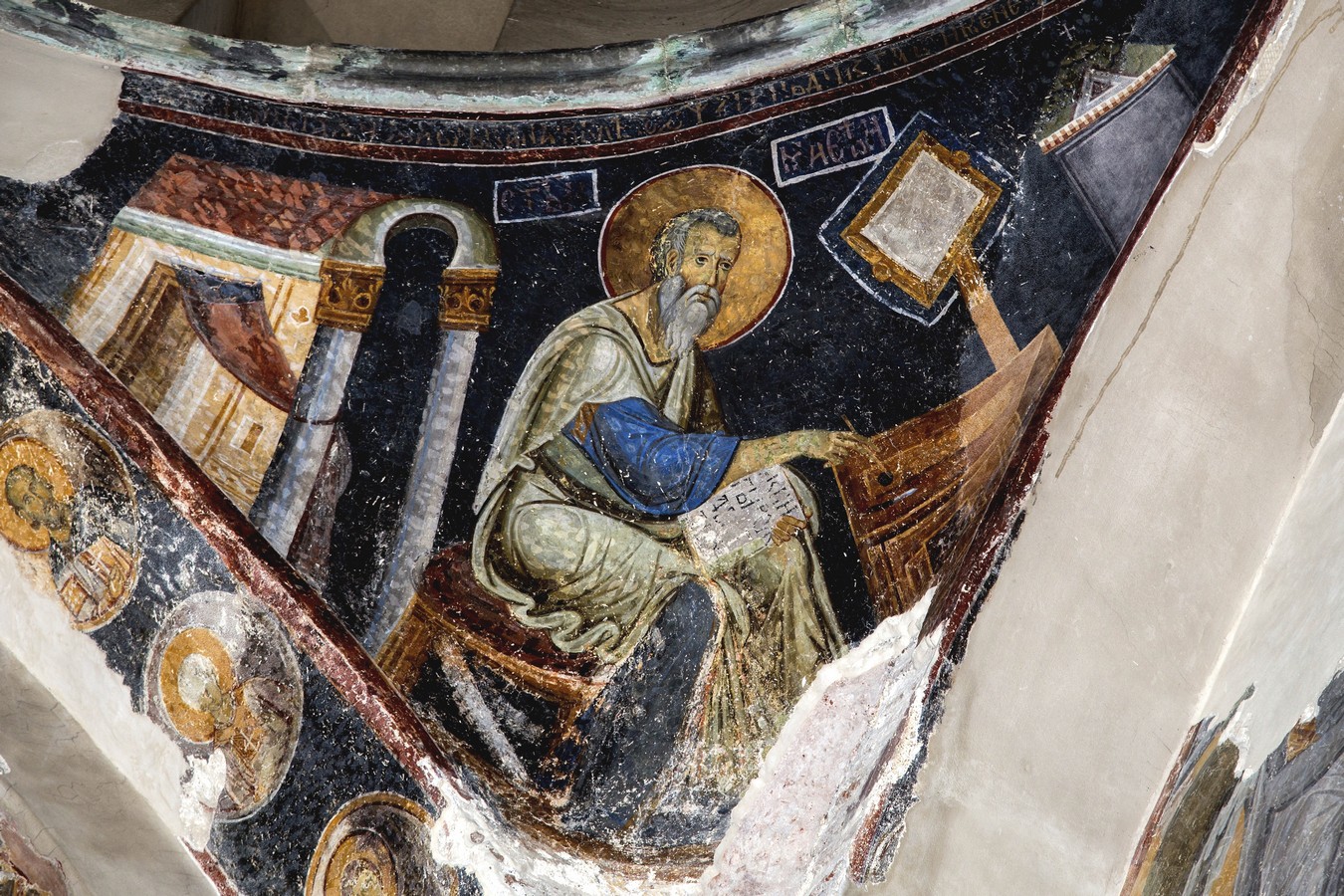 Святой Апостол и Евангелист Матфей. Фреска церкви Богородицы в монастыре Студеница, Сербия. 1208 - 1209 годы.