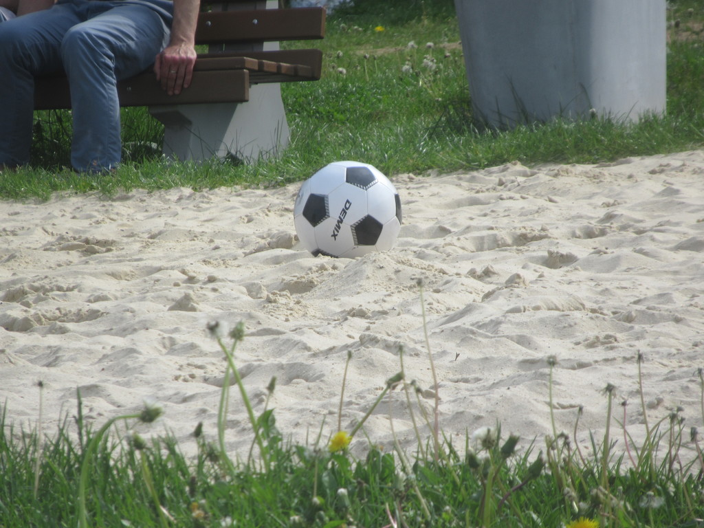 волейбольная площадка ждет выходных