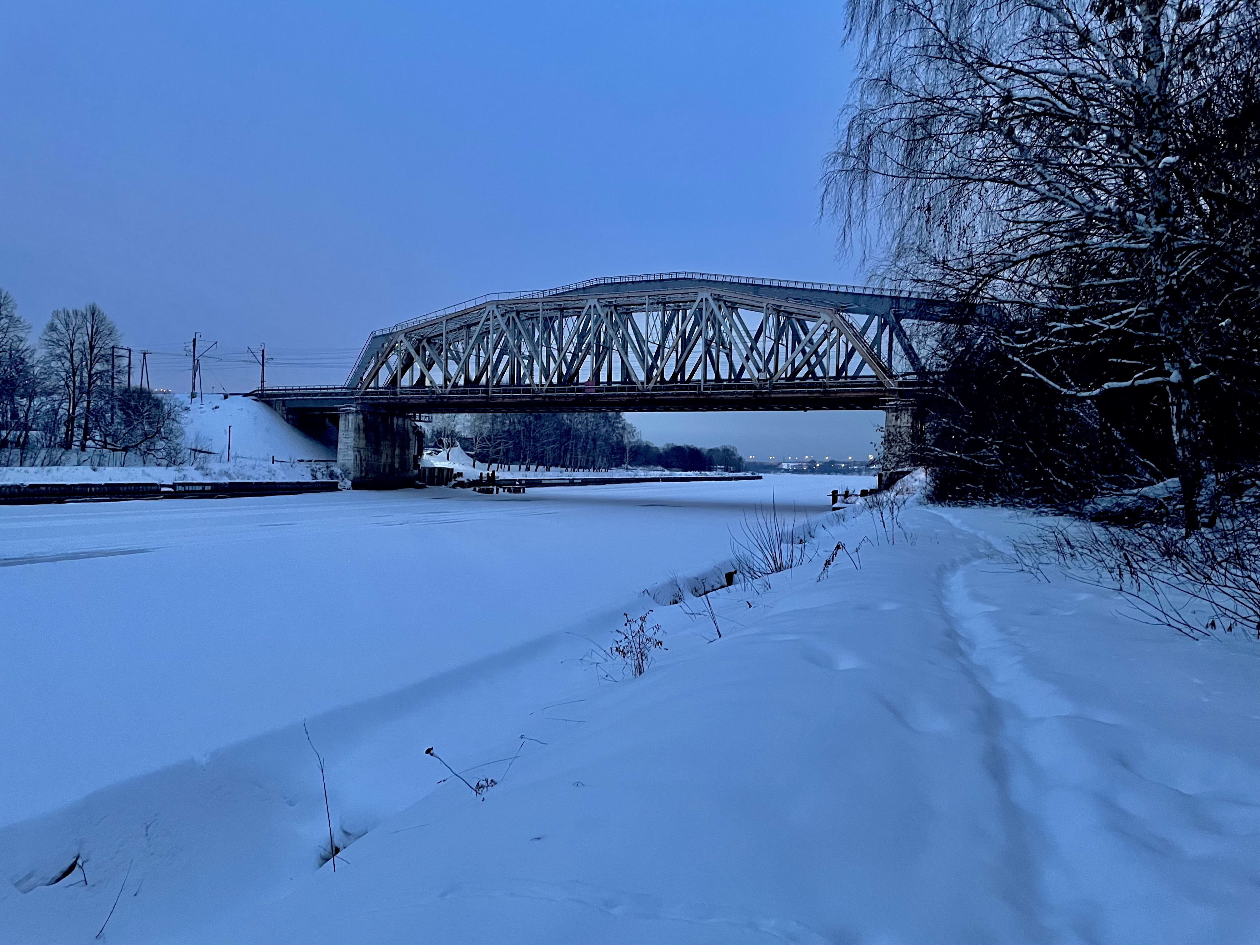 Водники Москва. Москва Водники озеро. Речка на Водниках в Москве. Водники Красноярск.