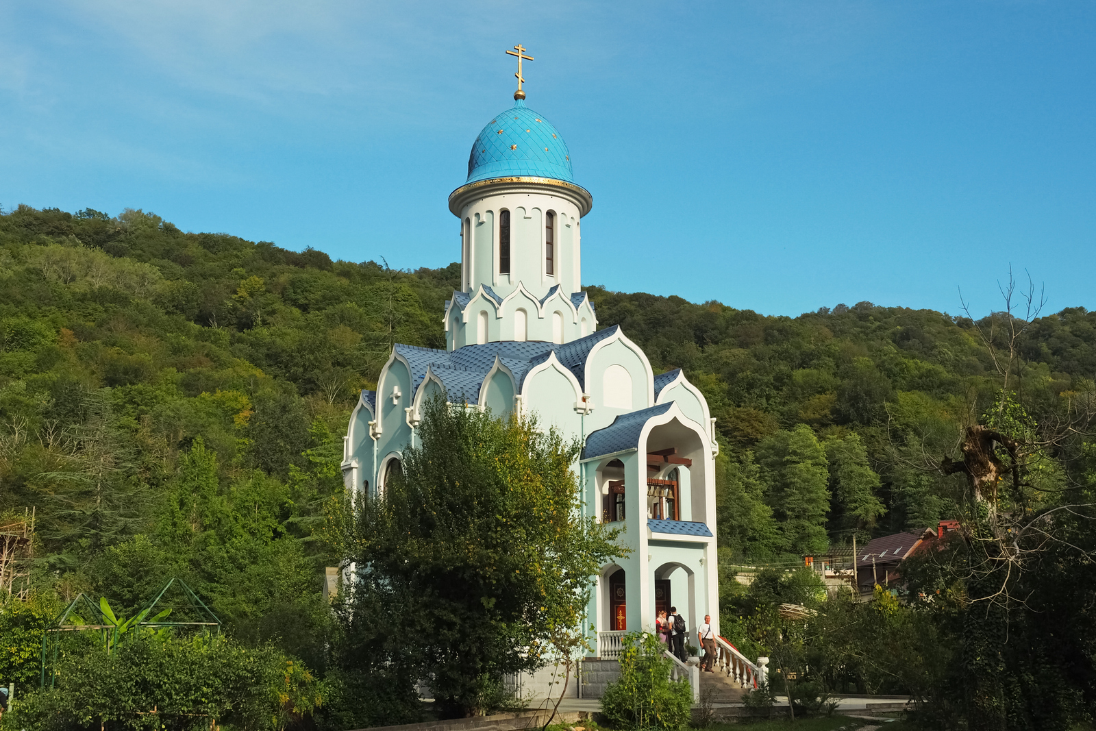 Троице георгиевский монастырь буденовская ул 26 фото. Троице-Георгиевский монастырь Сочи. Троице-Георгиевский женский монастырь в Сочи. Троице-Георгиевский монастырь село Лесное.