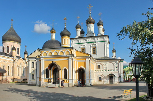 храмы монастыря