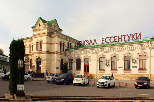 здание жд станции  в Ессентуках