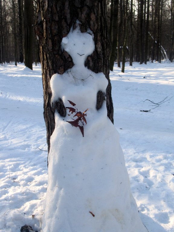 женщина в белом