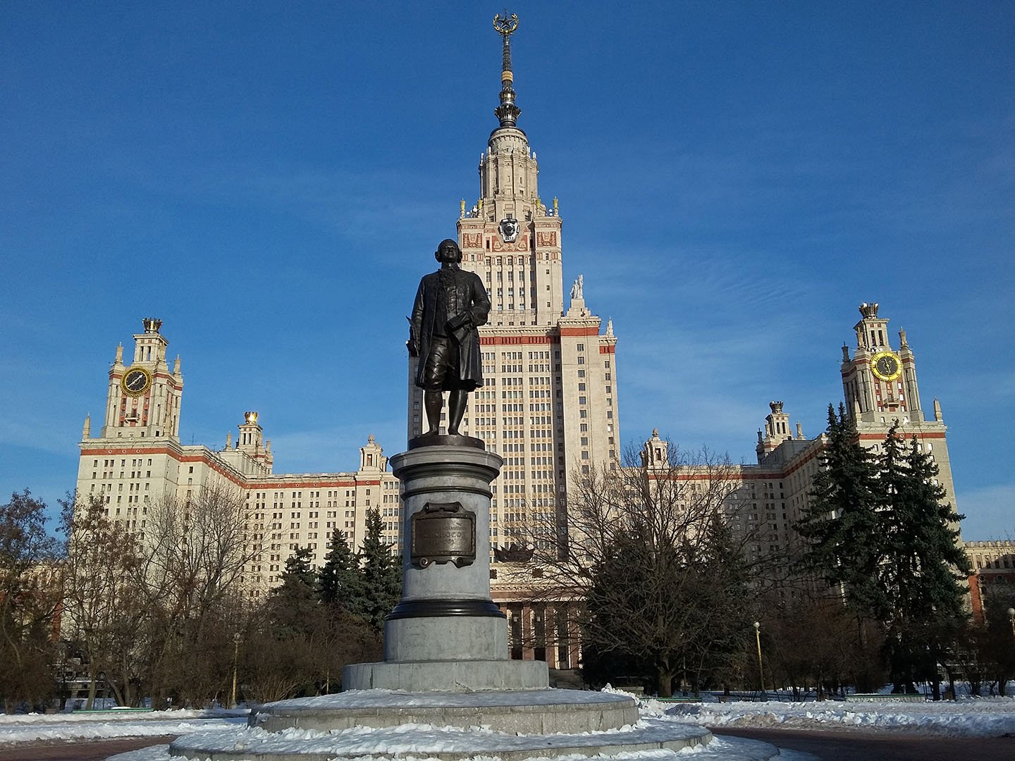 Памятник ломоносову фото