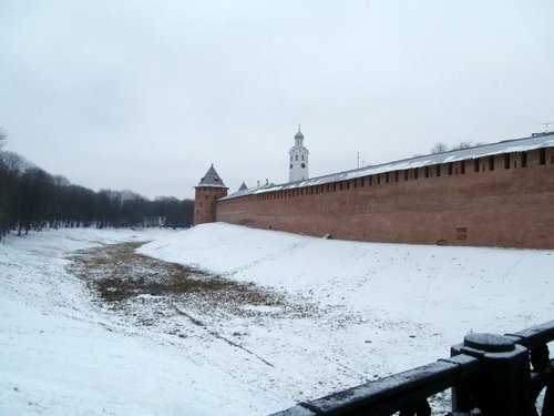 Снег возле Кремля