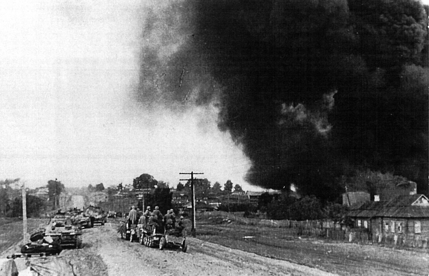 3 августа 1941. Смоленское сражение 1941. Битва в Смоленске в Великой Отечественной войне. Горящий Смоленск 1941.