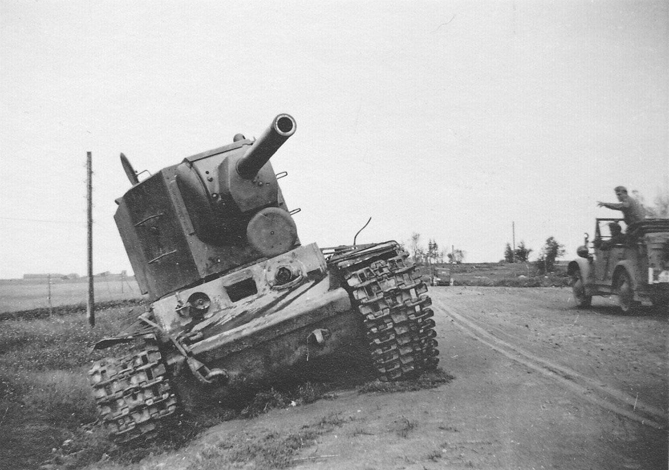 Танки кв немецкие. Кв2 танк 1941. Кв-2 танк ВОВ. Кв 2 1941. Советский танк кв 2.