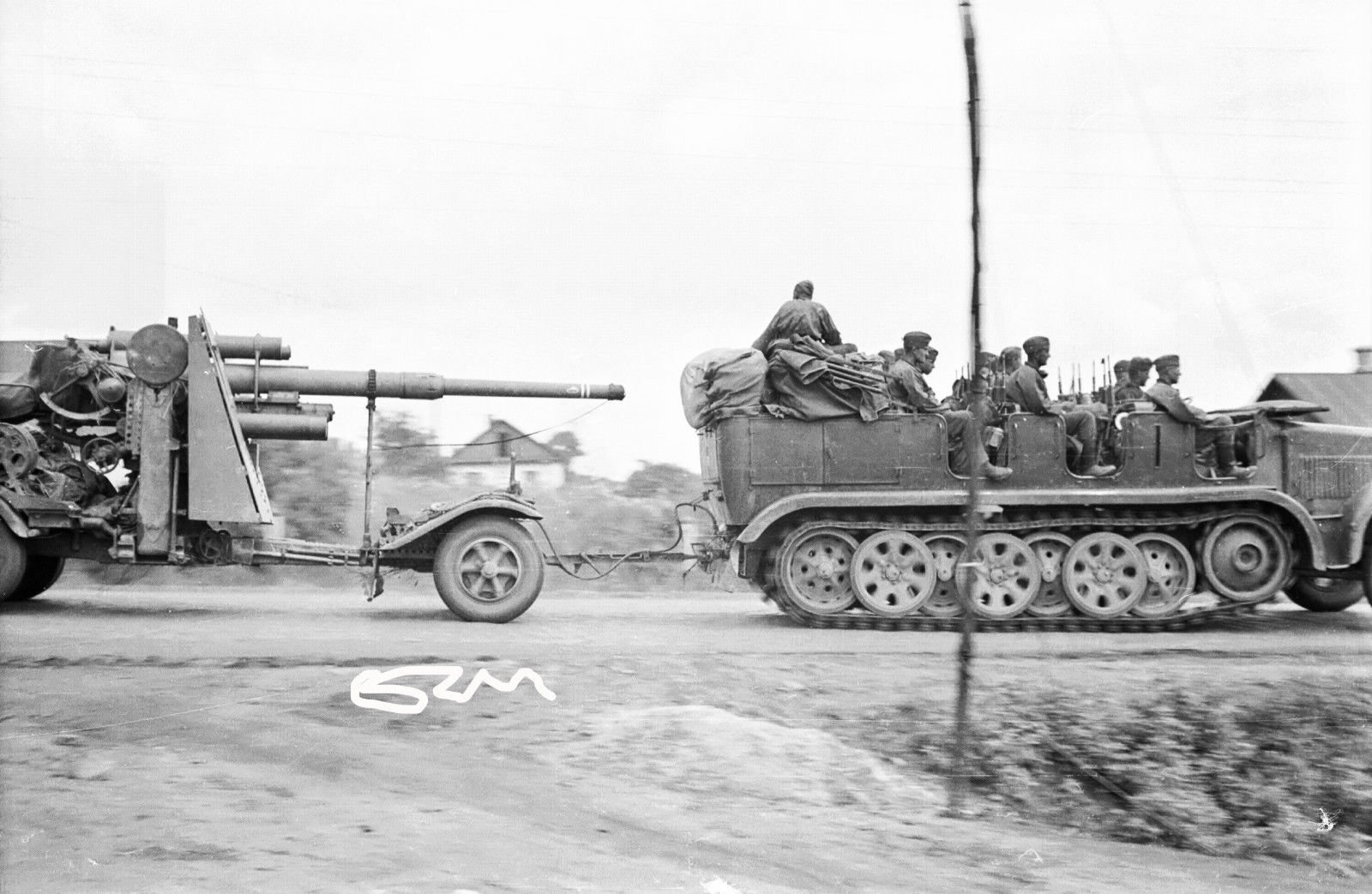 Тягачи вермахта. SD KFZ 1941. SD KFZ 7 Flak 88. Немецкий полугусеничный тягач SD KFZ 7. Немецкий тягач 1941.