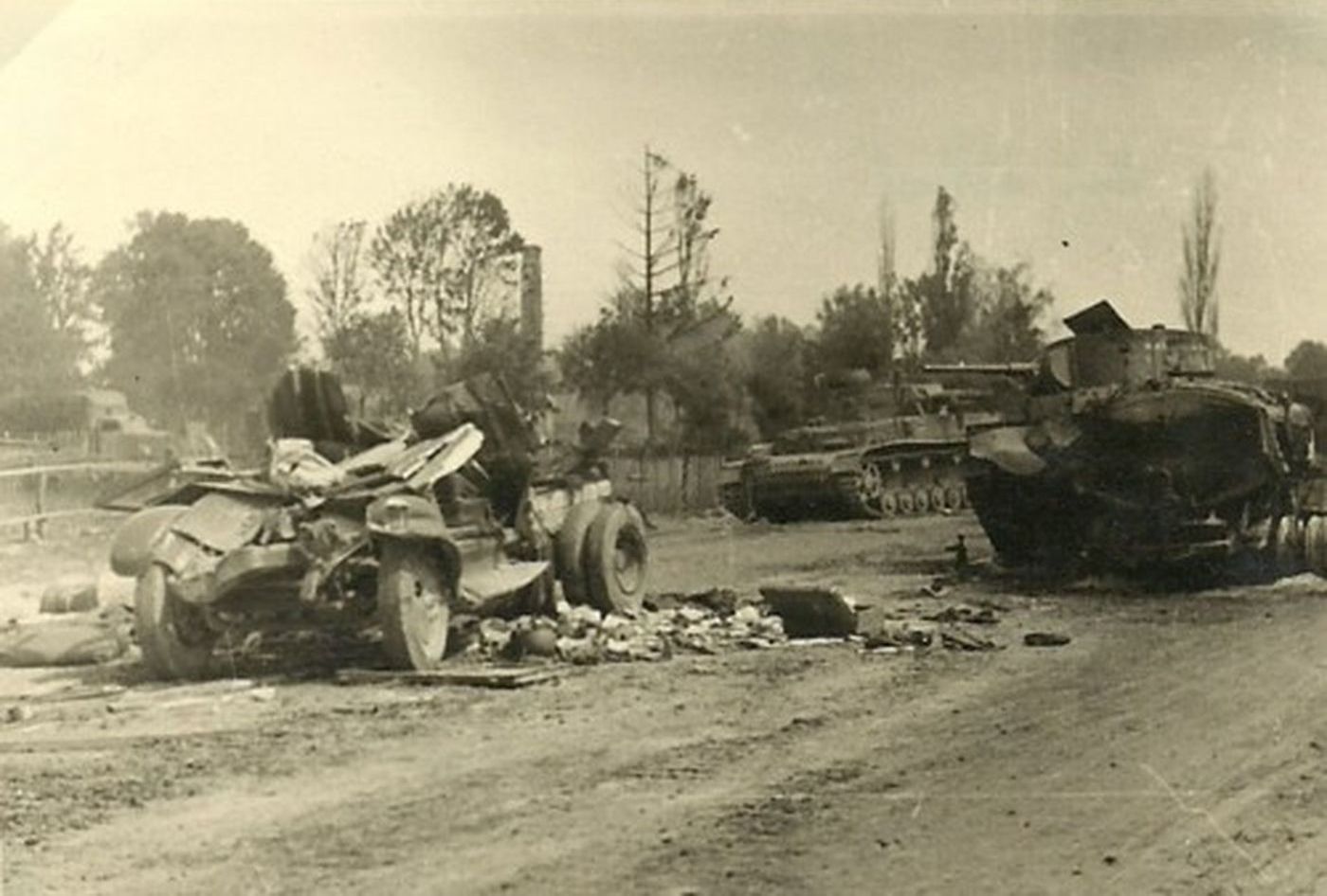 Бои броды. Луцк Броды Дубно танковое сражение. Битва танковая Дубно 1941. Битва за Дубно Луцк Броды. Танковый бой под Дубно в 1941 году.