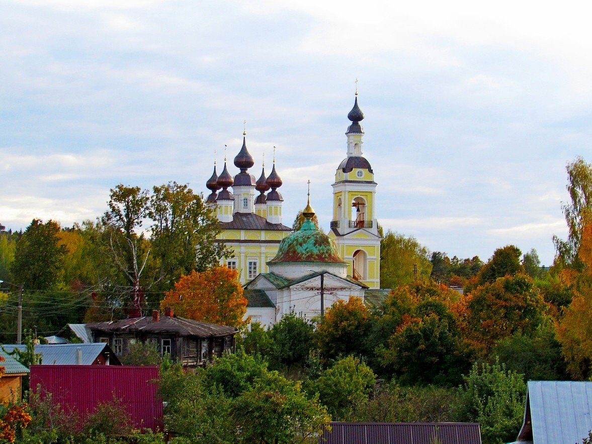 Троицкая и Введенская церкви в Плесе