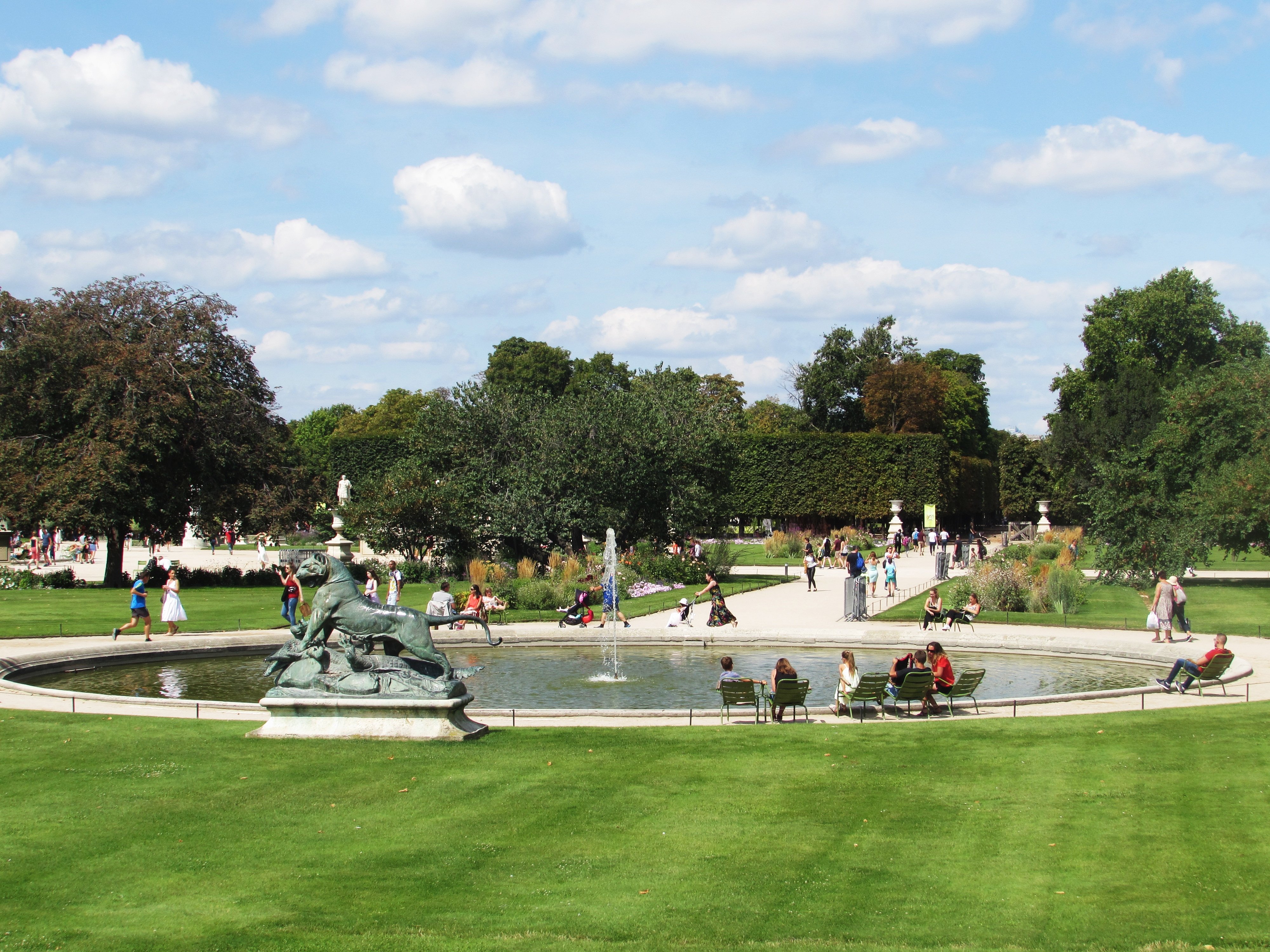 Парк Тюильри в Париже