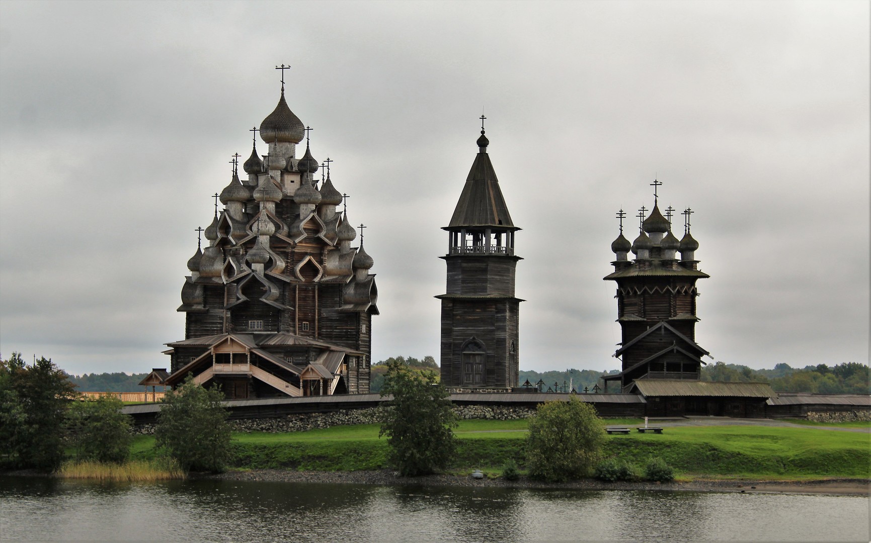 Деревянные церкви острова Кижи краткое