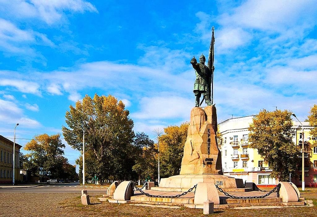 Памятник Ермаку в Новочеркасске...   