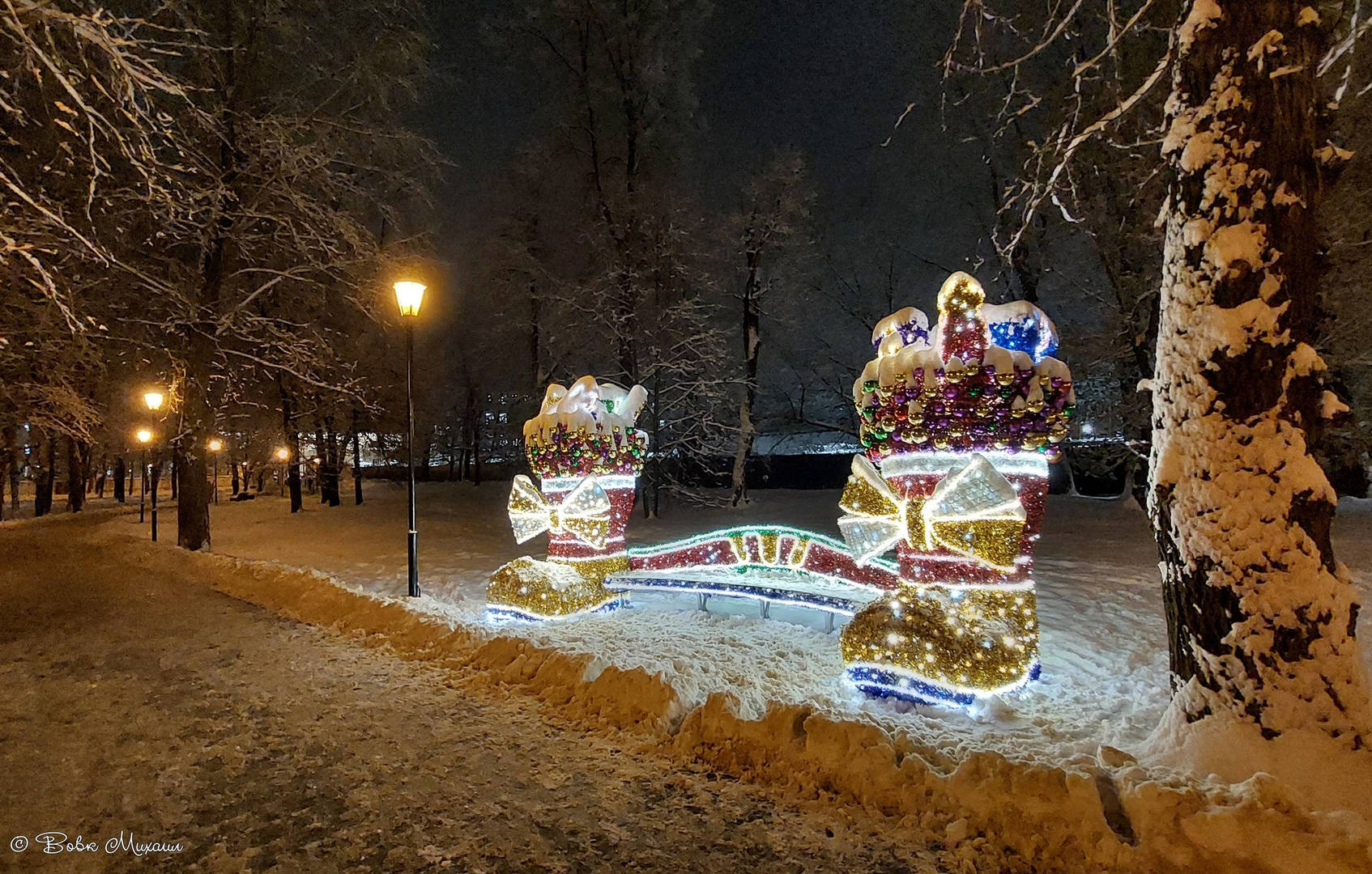 Новогодний парк победы 2024. Зимний новогодний сквер. Новогодние парки Москвы. Парк Победы Москва зимой. Самый красивый парк в Москве зимой.